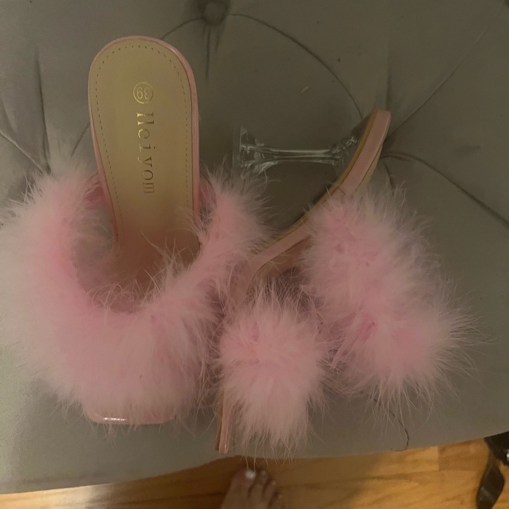 Pink feather shoes